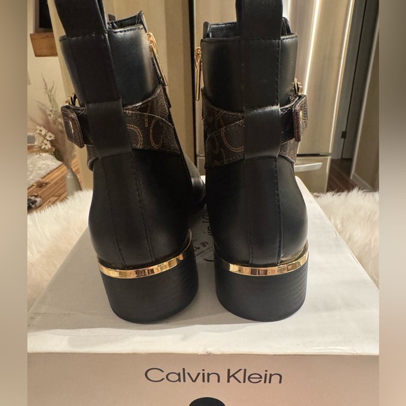 Calvin Klein Women's Dhara Ankle Boots - Picture 4 of 5